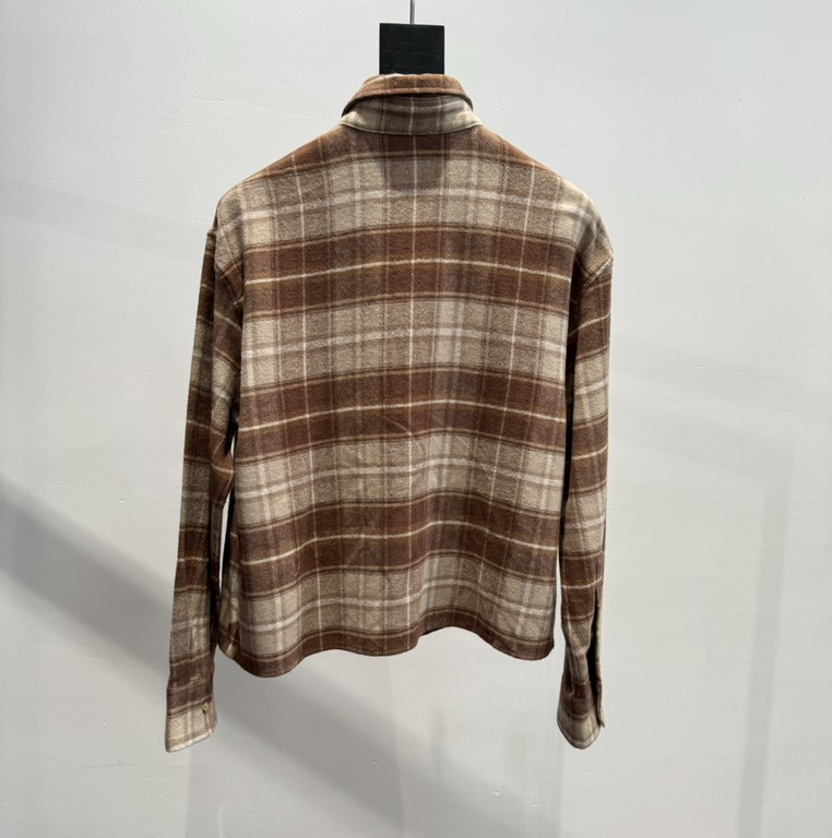 390 CELINE CELINE 23 FallWinter Checked Wool Short Shirt (Women's)SIZE SMLEmbroidered country style plaid wool short coat collar shirtClassic cashmere plaid shirt Brand logo pattern sewn on chest1 patch pocket on chest B