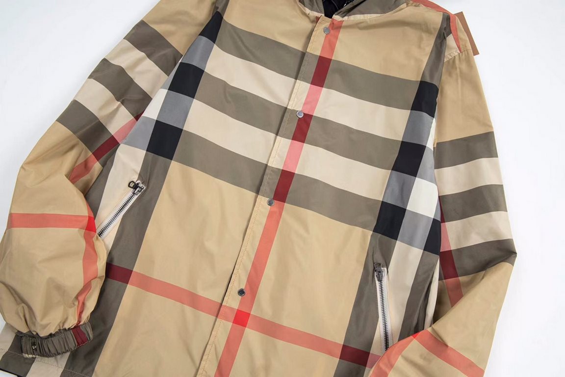 P350 BBR 23FW Classic Large Plaid Reversible Jacket Coat Button VersionCustom weaving and dyeing khaki plaid fabric, plaid size and zp consistent, the difference between the market ready-made fabric plaid large 1cm glanc