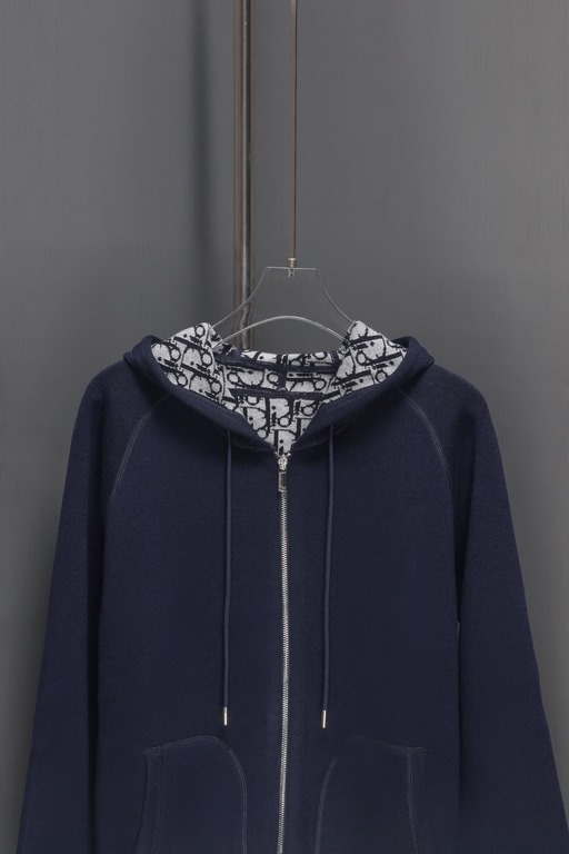 450 (can be stapled if not in stock)DIO CD Dior 2023 FW FallWinter Knit Hooded JacketCustomized navy blue cotton fabricClassic Oblique jacquard liningLogo embroidery on front hemZipper placket closure with engraved hardw