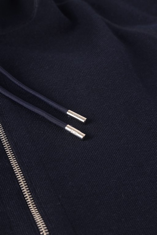 450 (can be stapled if not in stock)DIO CD Dior 2023 FW FallWinter Knit Hooded JacketCustomized navy blue cotton fabricClassic Oblique jacquard liningLogo embroidery on front hemZipper placket closure with engraved hardw