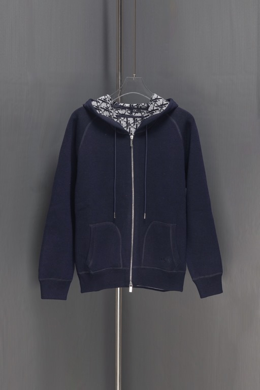 450 (can be stapled if not in stock)DIO CD Dior 2023 FW FallWinter Knit Hooded JacketCustomized navy blue cotton fabricClassic Oblique jacquard liningLogo embroidery on front hemZipper placket closure with engraved hardw