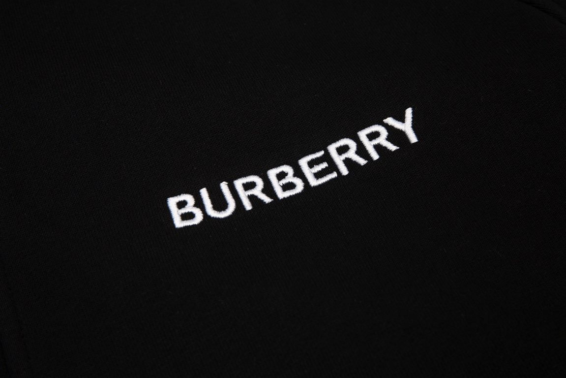 p320High qualityBurberryBurberry 22FW three-dimensional war horse embroidered baseball jacket before and after the use of imported embroidery machine, customized zipper, the use of high gram weight fabric, warmth is very