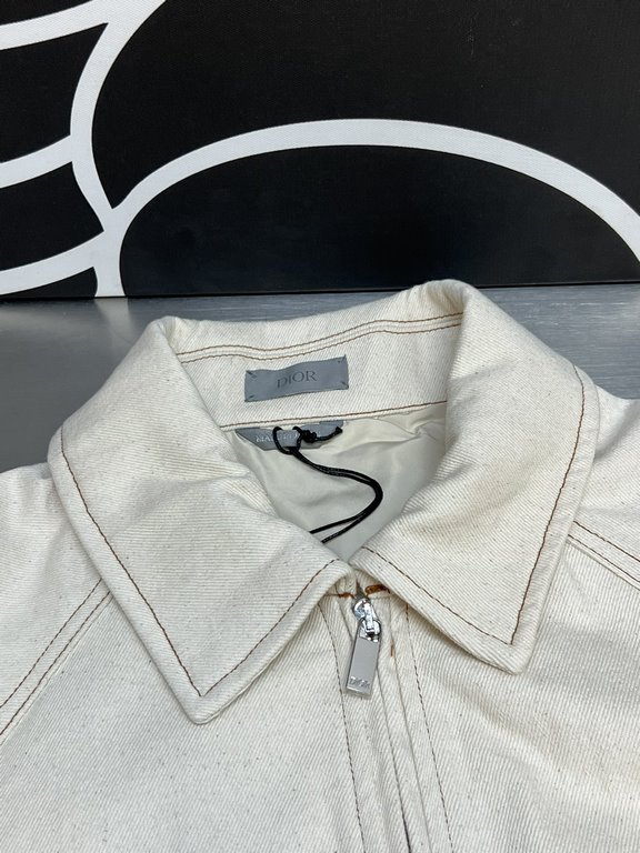 p475 Dior co-branded Tears 47 jacket coatThis main cloth is made of 77 count combed selvage yarn, good yarn is the only one that has a little black in apricot color, otherwise the black color will be too much. Burned woo