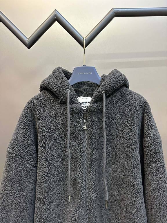 p455 Celine Celine Studded Hooded JacketFabric customized Stussy high quality 500 grams of lamb wool, lining custom reflective material 20D tweed fabric, simple and generous design with the elements of the hat willow nai