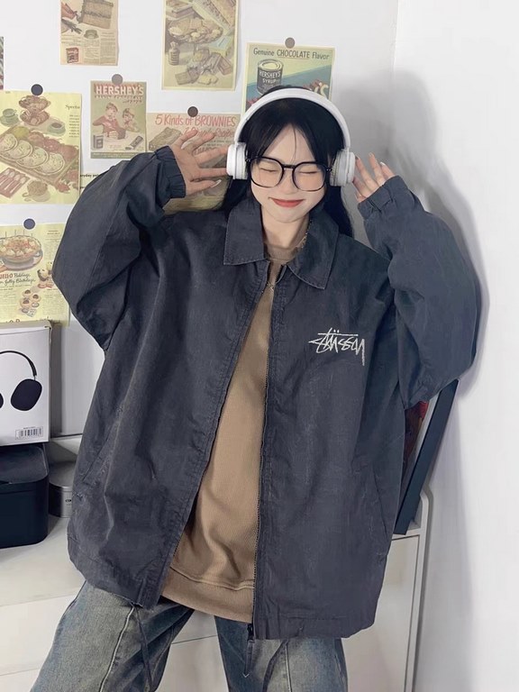 320 Stussy Stussy 23Fw Washed and Aged Embroidered Lapel Coach Jacket Cotton Coat Jacket Stussy Winter New Recommendations Lapel Coach Jacket Loose Fit Lapel Zipper Hem Drawstring Fabric washed and aged Texture Gray and 