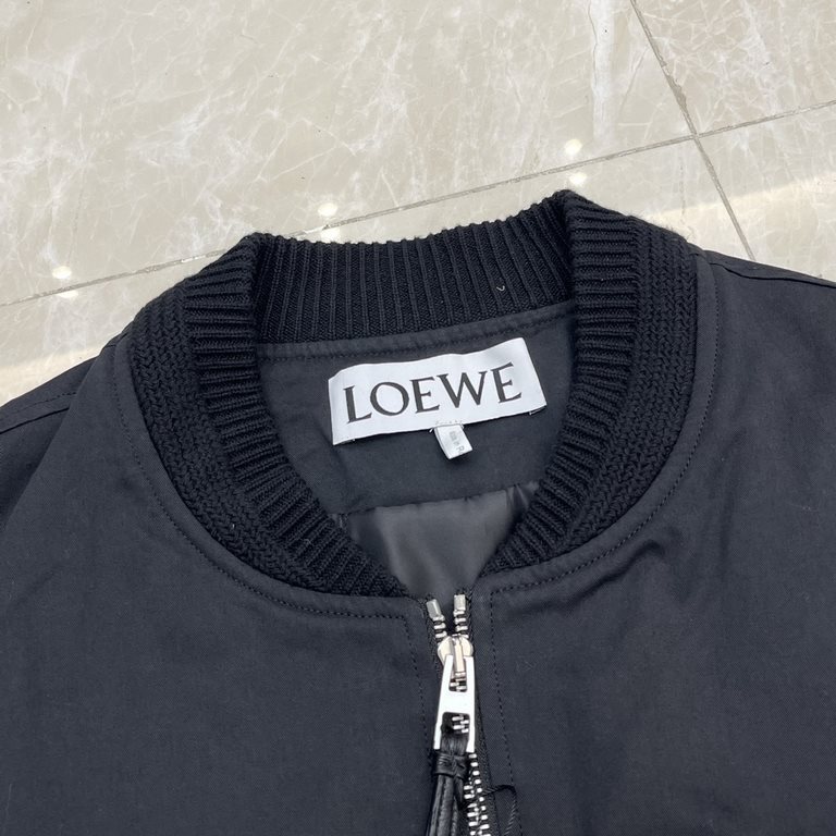 P485LoewLoewe 23FW Aviator Thin Cotton JacketSize：46485052Fabric Twill 16 cotton yarn, high density fabric, thicker and softer, lining Silk, natural fiber, extracted from aloe vera and other plants, skin-friendly and bre