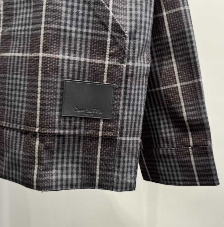 410 Dior Dior 23FW FallWinter New Plaid Long Sleeve Lapel Denim JacketSIZE 46485052Customized dark plaid cotton canvas, curry corduroy collar, details hem slant pockets design, branded black leather badge embellishment, 