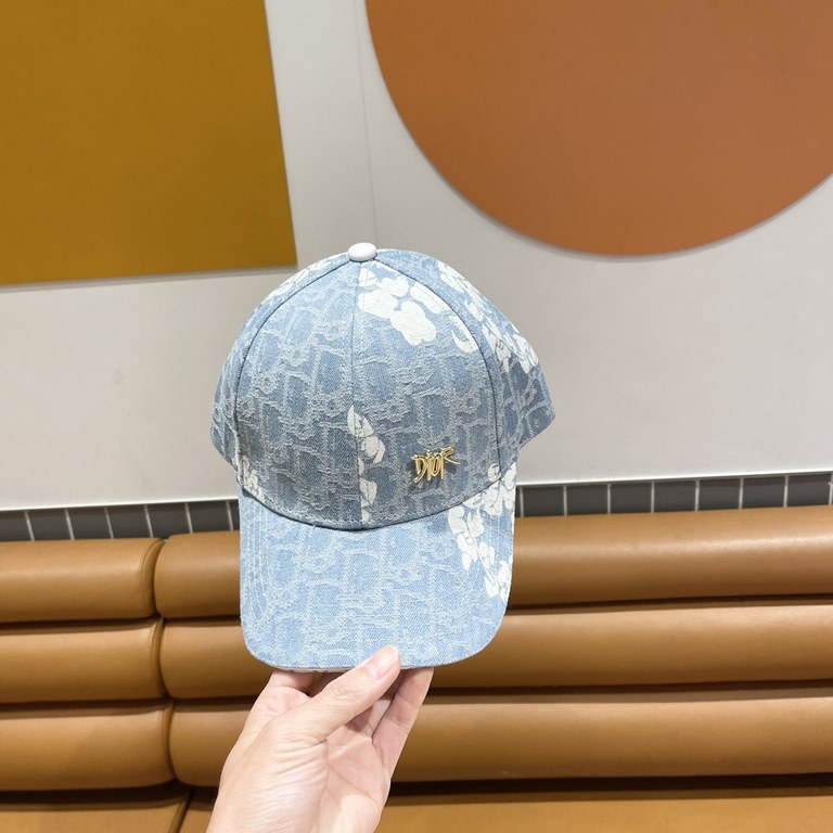 [DIOR Dior] new walk simple baseball cap  , new shipments, big models super good with, hurry to get!