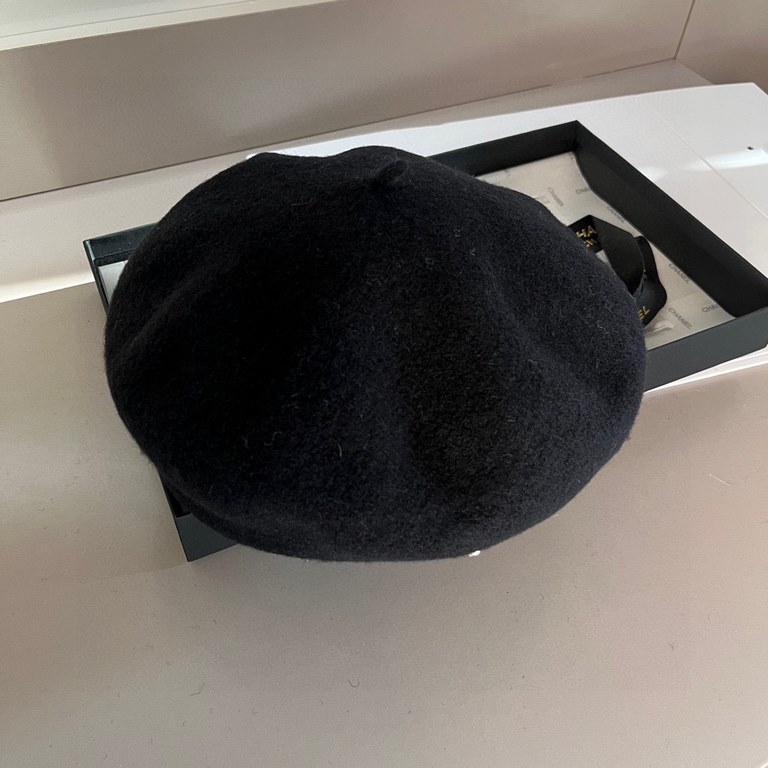 ￥Dior Dior fall and winter new beret, 100% wool fabric % head circumference 57cm