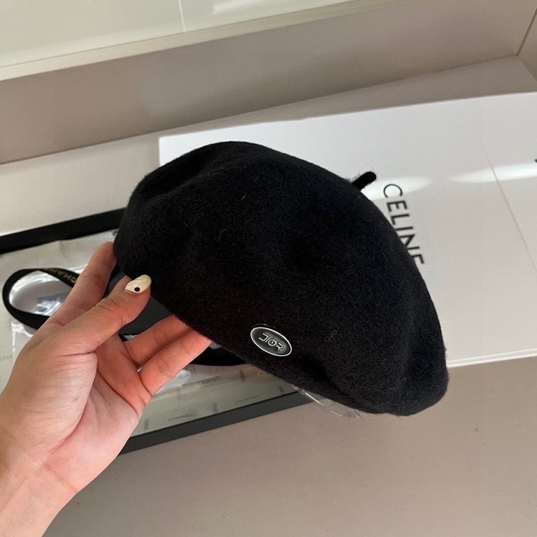 ￥Dior Dior fall and winter new beret, 100% wool fabric % head circumference 57cm