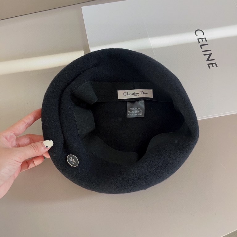 ￥Dior Dior fall and winter new beret, 100% wool fabric % head circumference 57cm