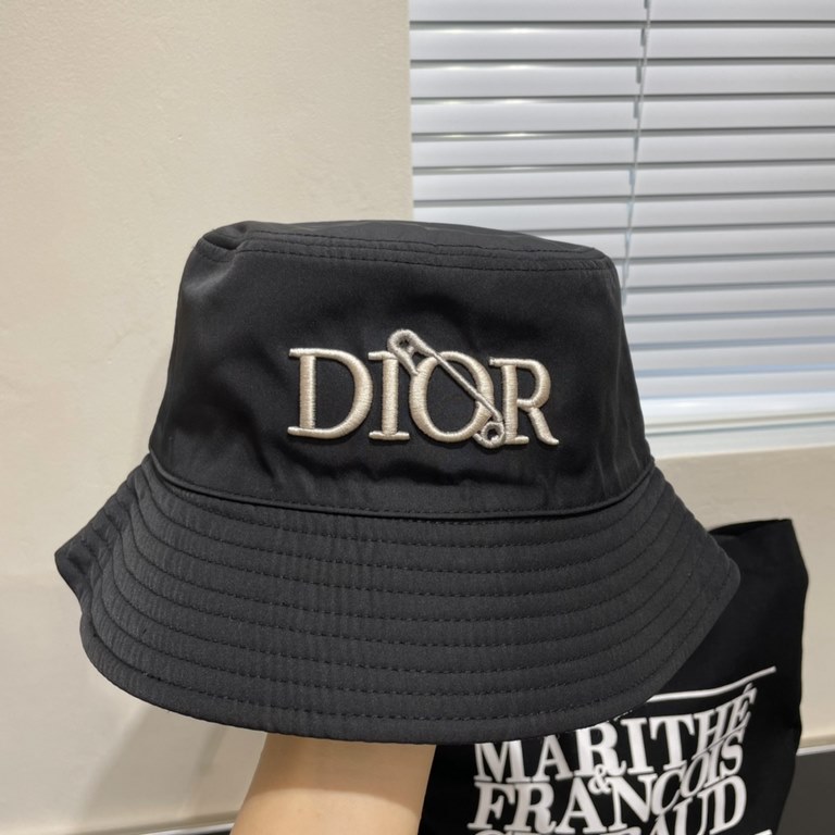 Dior DIOR] official website synchronization on-line double-sided wearable Korean version of the new British sports models heavy custom models 11 original single quality men and women universal fisherman hat Mian Ma geolo