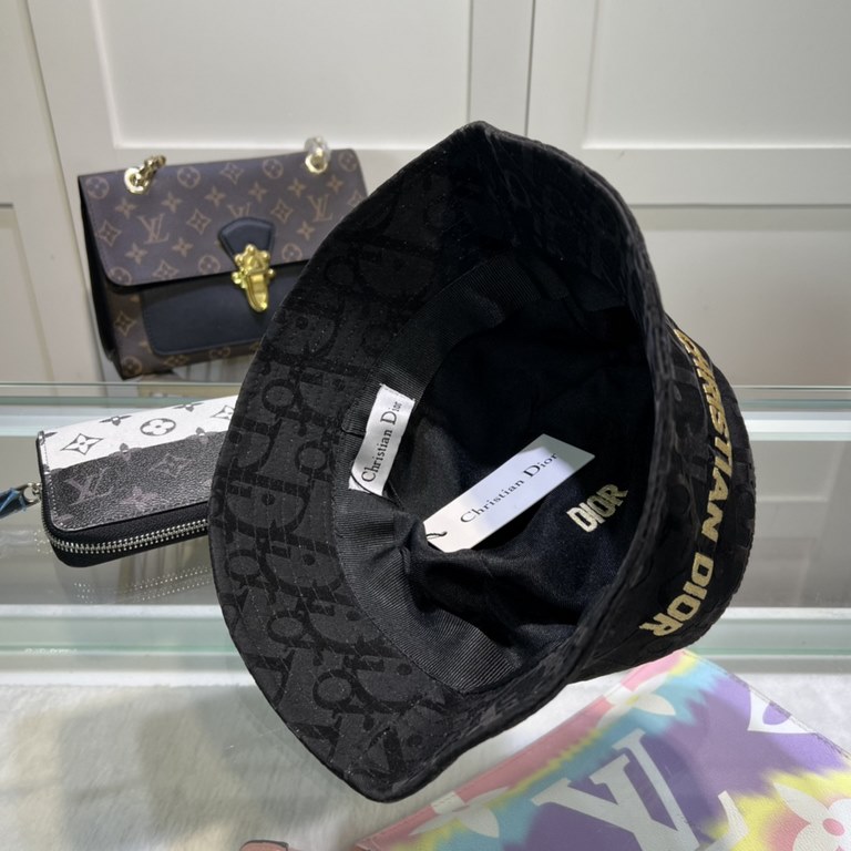 Dior Dior new original single fisherman's hat, exquisite pure also style is very feeling, cool and very stylish, counter out of stock popular, the quality is super!