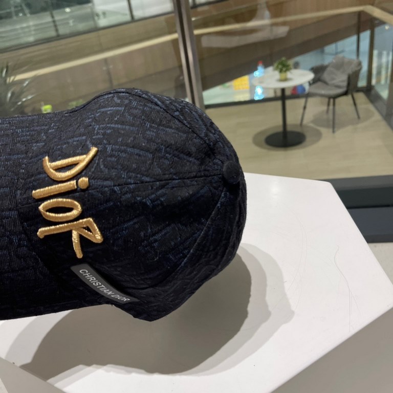 Dior Dior baseball cap   high version   simple atmosphere, sun protection, fashion both, versatile models