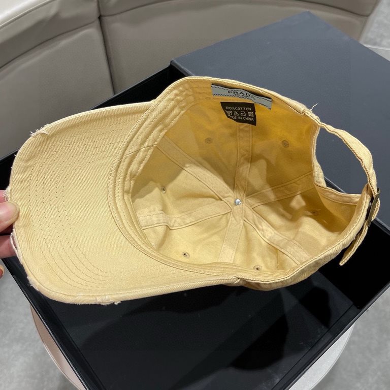 Dior (Dior) new original single baseball cap, exquisite pure also grunge very feeling, cool and very stylish, counter out of stock popular, the quality is super!