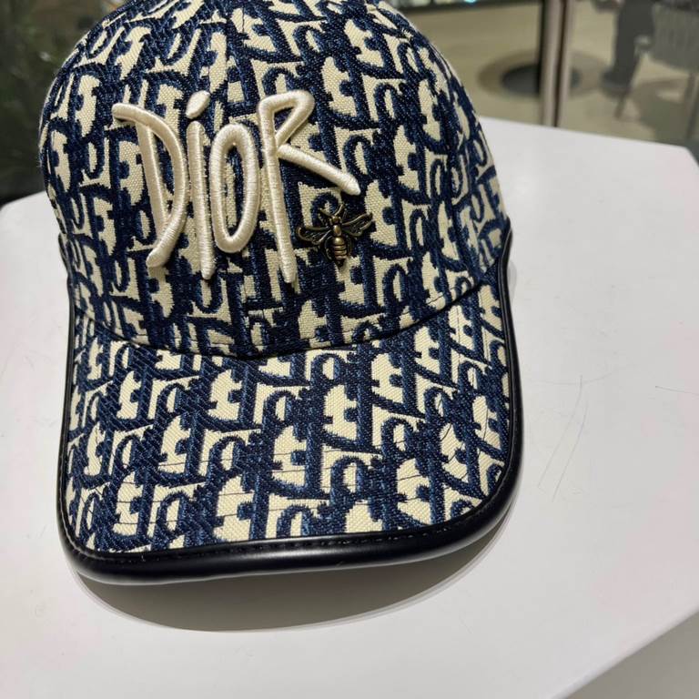 Dior (Dior) new original single baseball cap, exquisite style, very cool and stylish, counter out of stock popular, the quality is super!