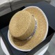 DIOR   Dior spring and summer new flat top straw hat   straw woven flat top sun shading straw hat is very breathable   beach wind, simple and generous, versatile single product ~ out of the street preferred, the new cap 