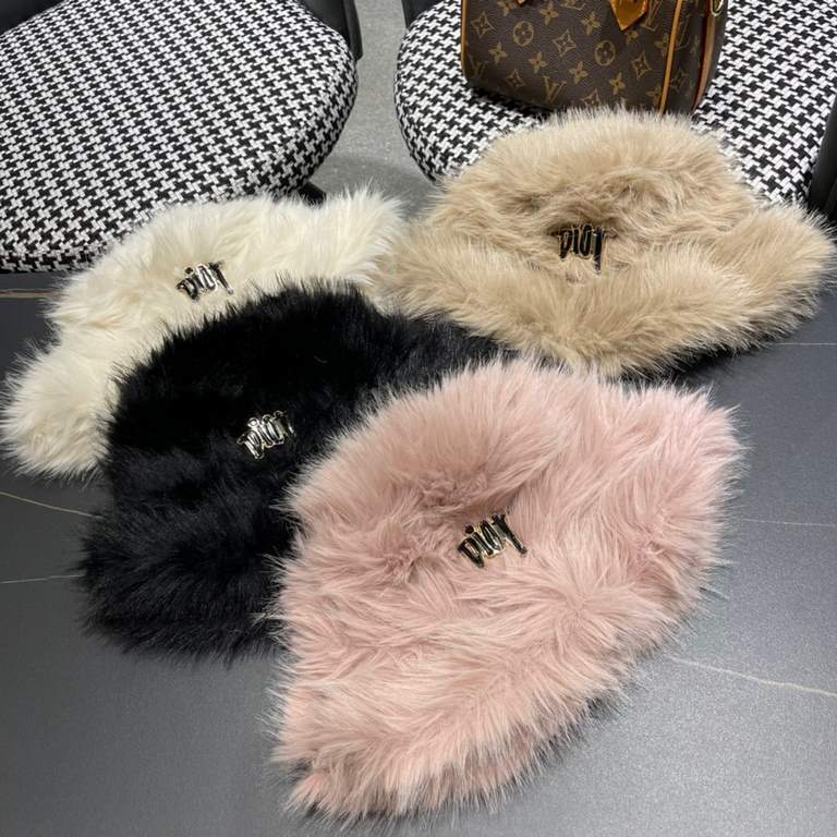 Dior Dior imitation fur mink hair hat women's fall and winter plush fisherman hat khaki senior show face small warm ear protection thunderbolt hat