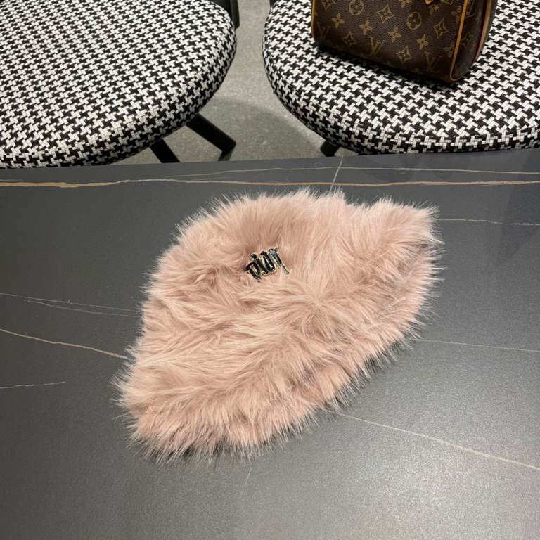 Dior Dior imitation fur mink hair hat women's fall and winter plush fisherman hat khaki senior show face small warm ear protection thunderbolt hat