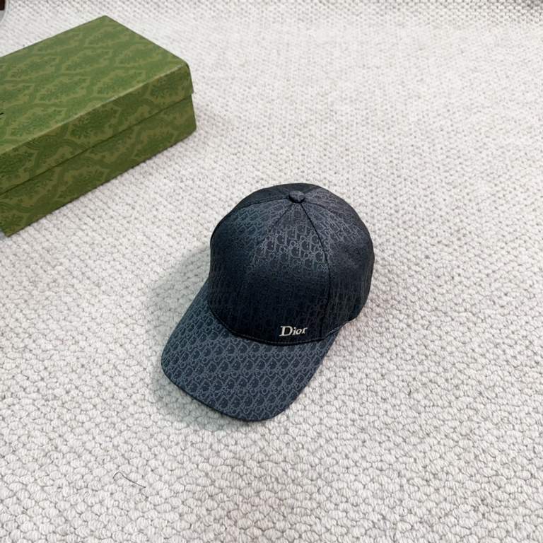 DIOR Dior EmbroideryThe official website synchronization new release old flower D family baseball cap  , wash label hangtag complete, super hot!