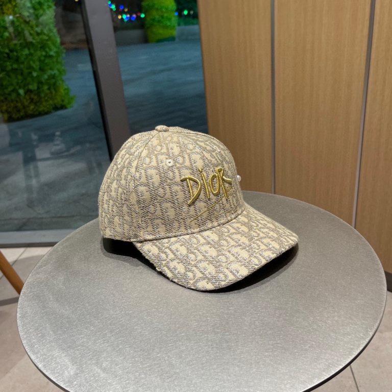 DIOR Dior 2023 official website synchronized with the release of new models D family baseball cap  , the whole hat texture is super good, the effect on the head is very nice, the imperial sister can be outstanding, super