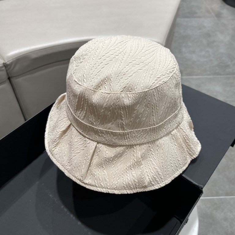 DIOR Dior  , DIOR official website synchronization new release D family fisherman hat, the whole hat texture is super good, the effect on the head is very nice, loli imperial sister can be outstanding, super hot!