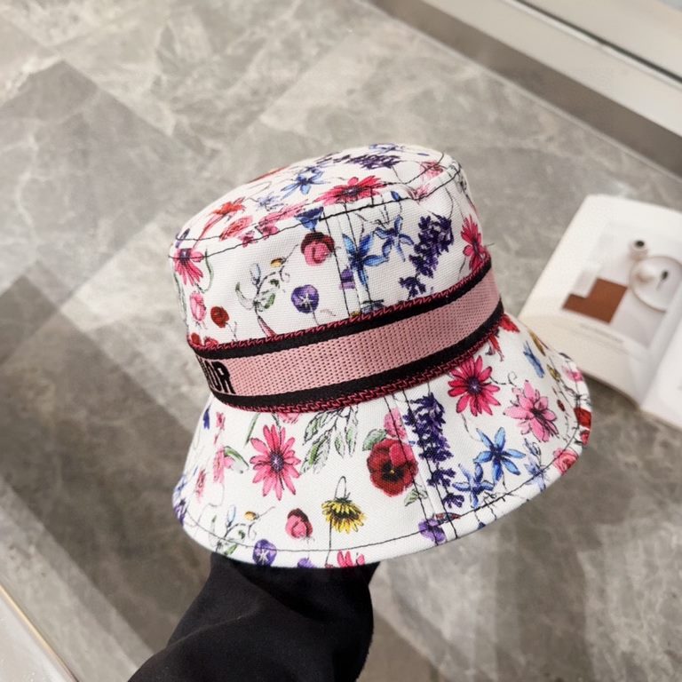 Dior Dior new original single fisherman's hat, exquisite pure also style is very feeling, cool and very stylish, counter out of stock popular, the quality is super!