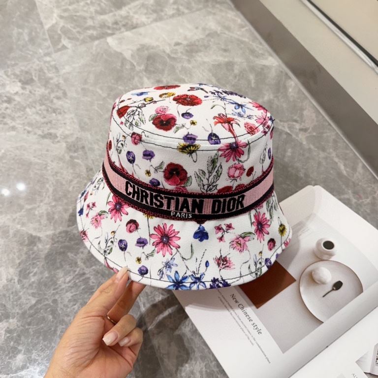 Dior Dior new original single fisherman's hat, exquisite pure also style is very feeling, cool and very stylish, counter out of stock popular, the quality is super!