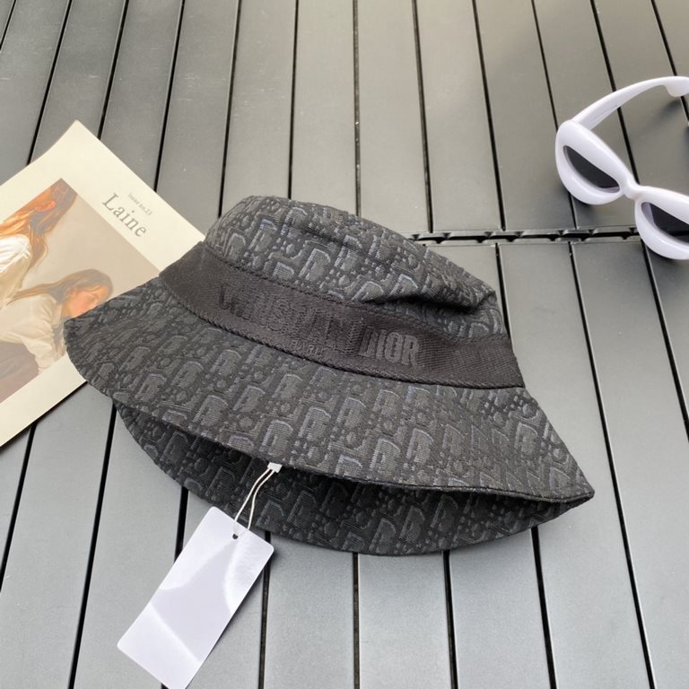 Dior (Dior) new original single fisherman's hat, exquisite pure also grunge very feeling, very cool and very stylish, counter out of stock popular, the quality is super!