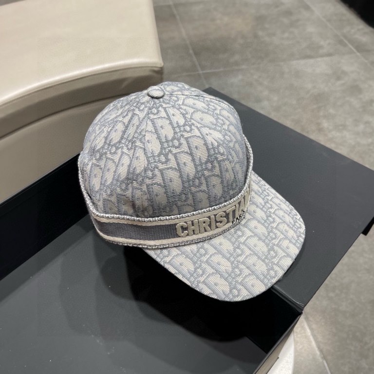 Dior Dior 2023 early spring new counter new simple embroidery model baseball cap, very trendy! Casual sports models, classic production, super good with clothes!