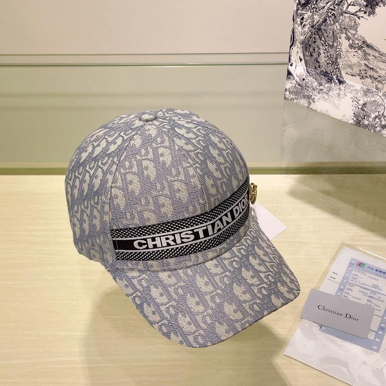 [DIOR Dior] new embroidered simple models of baseball caps, new shipments, big models are super good with, hurry to get!