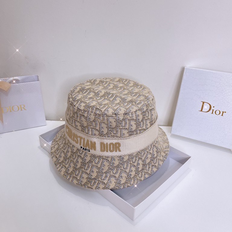 Dior Dior new old flower letters webbing fisherman's hatUltra-famous, deepening the cap more temperament, this season's explosive models!Material 100% cottonHead circumference57cm