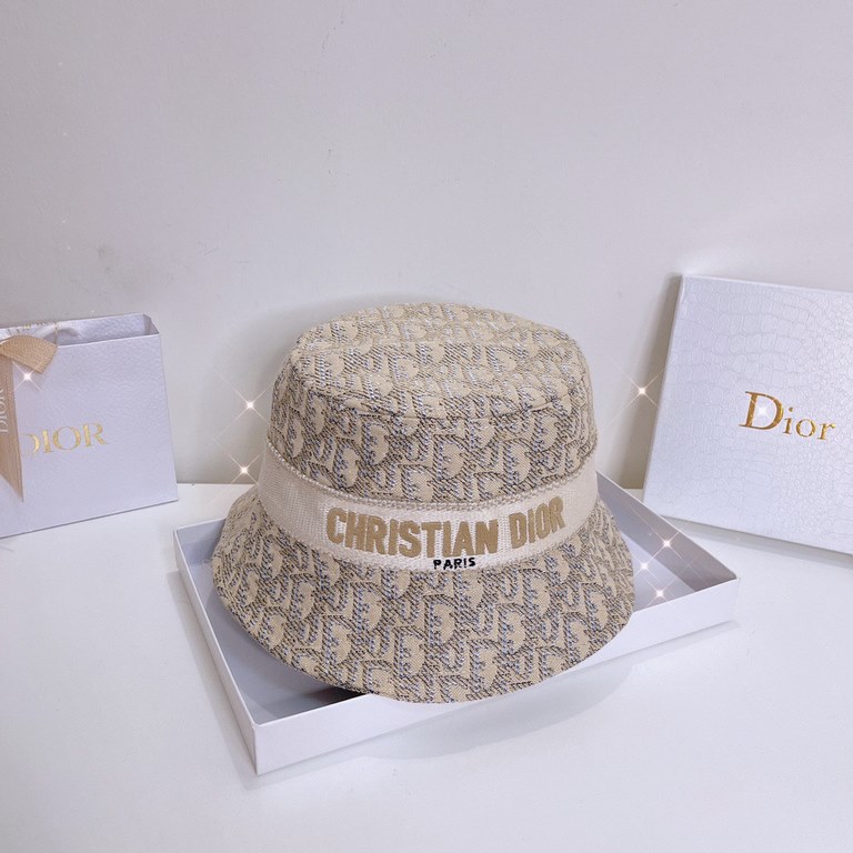 Dior Dior new old flower letters webbing fisherman's hatUltra-famous, deepening the cap more temperament, this season's explosive models!Material 100% cottonHead circumference57cm