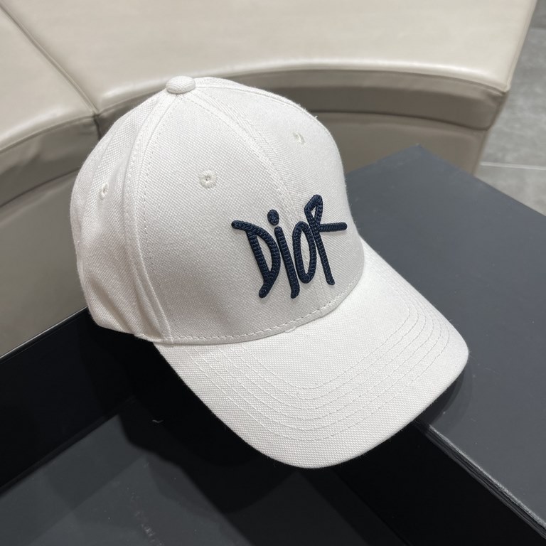 Dior Dior baseball cap beautifully Simple atmosphere  Fashionable and generous Low-profile luxury Sun protection, fashion both, hundred models Pro, hurry to get it You deserve it! Adjustable size!