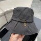 DIOR Dior  , DIOR official website synchronization new release D family fisherman hat, the whole hat texture is super good, the effect on the head is very nice, loli imperial sister can be outstanding, super hot!