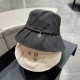 DIOR Dior  , DIOR official website synchronization new release D family fisherman hat, the whole hat texture is super good, the effect on the head is very nice, loli imperial sister can be outstanding, super hot!