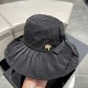 DIOR Dior  , DIOR official website synchronized with the release of new models D family fisherman hat, the whole hat texture is super good, the effect on the head is very nice, loli imperial sister can be outstanding, su