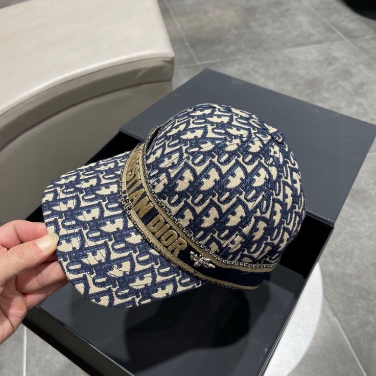 Dior Dior 2023 early spring new counter new simple embroidery model baseball cap, very trendy! Casual sports models, classic production, super good with clothes!