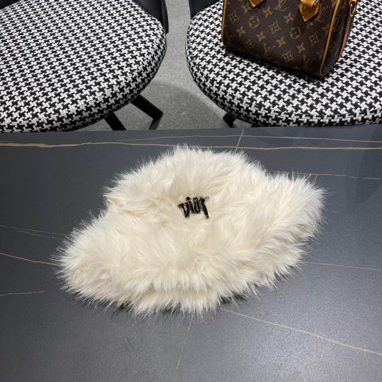 Dior Dior imitation fur mink hair hat women's fall and winter plush fisherman hat khaki senior show face small warm ear protection thunderbolt hat