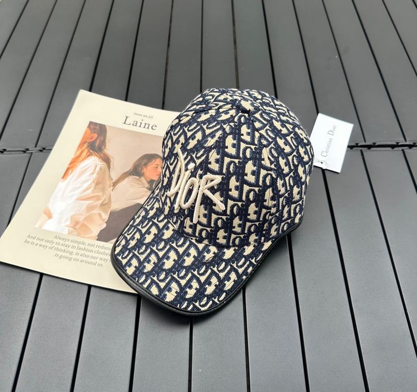 DIOR Dior EmbroideryThe official website synchronization new release Old flower D family baseball cap  , wash label hangtag complete, super hot!