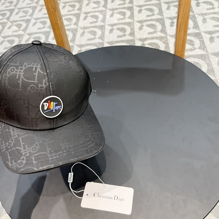 Dior Dior baseball cap   beautiful   simple atmosphere  fashionable and generous   low-key luxury   sunscreen, fashionable both, versatile models     pro, hurry up to get it   you deserve it! Adjustable size!