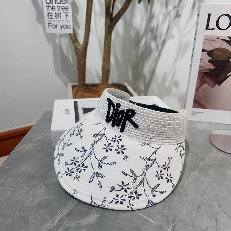 Dior Dior  Chinese style embroidered flowers and grass patchwork straw hat hollow top hat summer outdoor sunshade sunscreen large brim hat