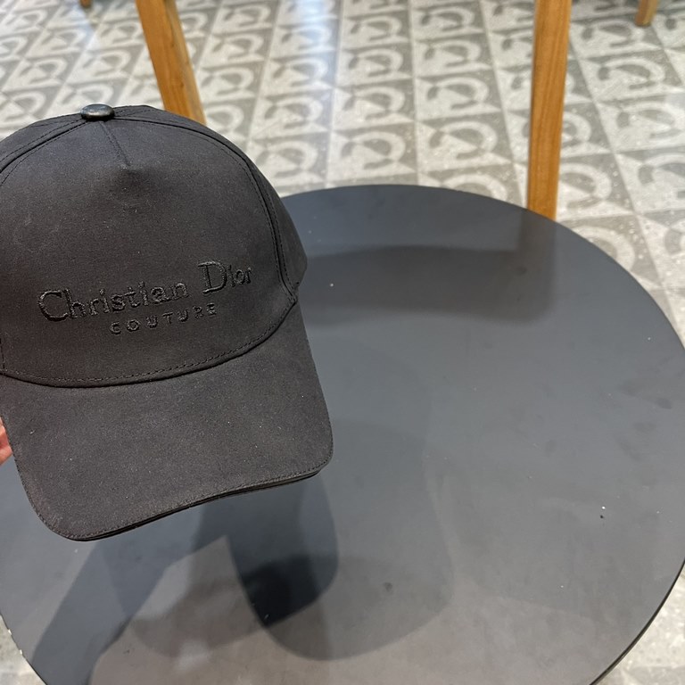 Dior Dior baseball cap   beautiful   simple atmosphere  fashionable and generous   low-key luxury   sunscreen, fashionable both, versatile models     pro, hurry up to get it   you deserve it! Adjustable size!