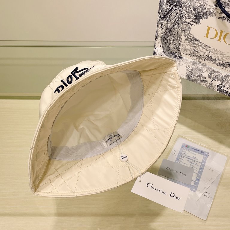 [DIOR Dior] new counter men's and women's models of sunshade fisherman's hat, big brand shipment, super convenient! Good ride! Out on the street must have