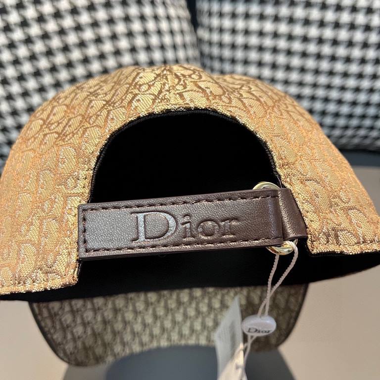 New shipmentsWith box bag, Dior (Dior) new original single baseball cap, Dior old flower, retro flavor, counter out of stock popular, 11 open mold customized, original canvas material   head cowhide, cotton lining, light