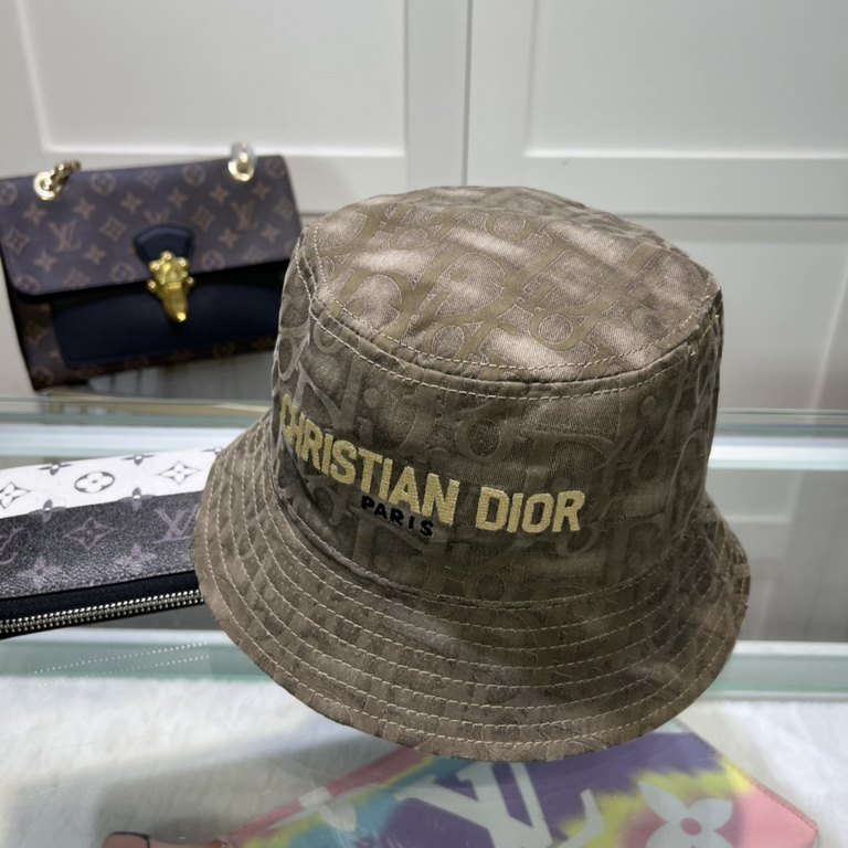 Dior Dior new original single fisherman's hat, exquisite pure also style is very feeling, cool and very stylish, counter out of stock popular, the quality is super!