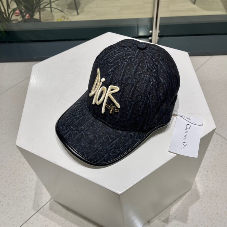 Dior (Dior) new original single baseball cap, exquisite style, very cool and stylish, counter out of stock popular, the quality is super!