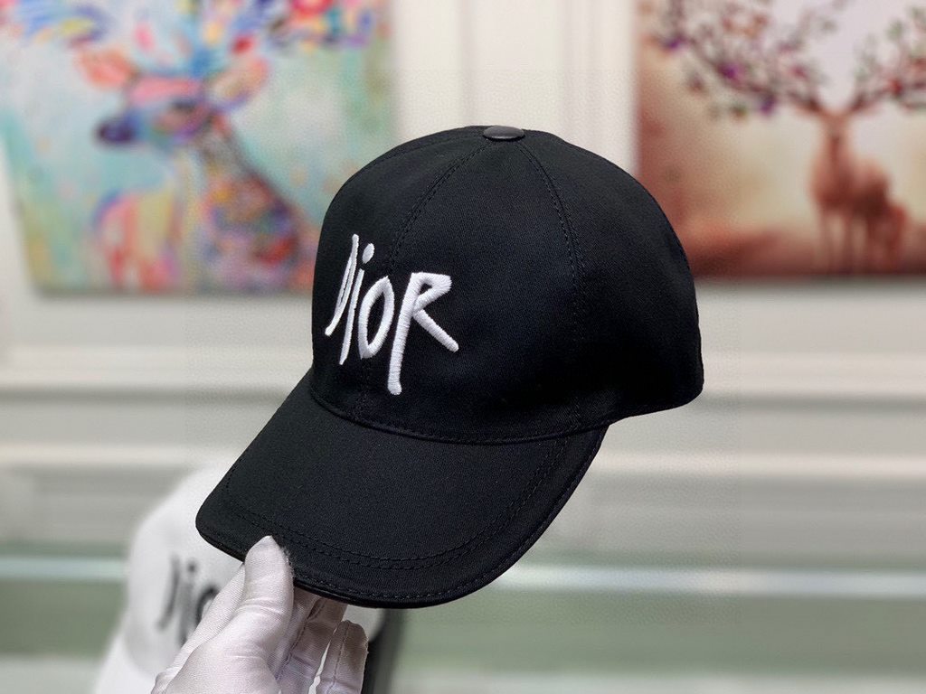 Dior baseball cap, Dior embroidery.With box cloth bag, Dior (Dior) new original single baseball cap, Dior embroidery, net red stars with the same models, 11 open mold customized, cotton fabric   head layer cowhide, cotto