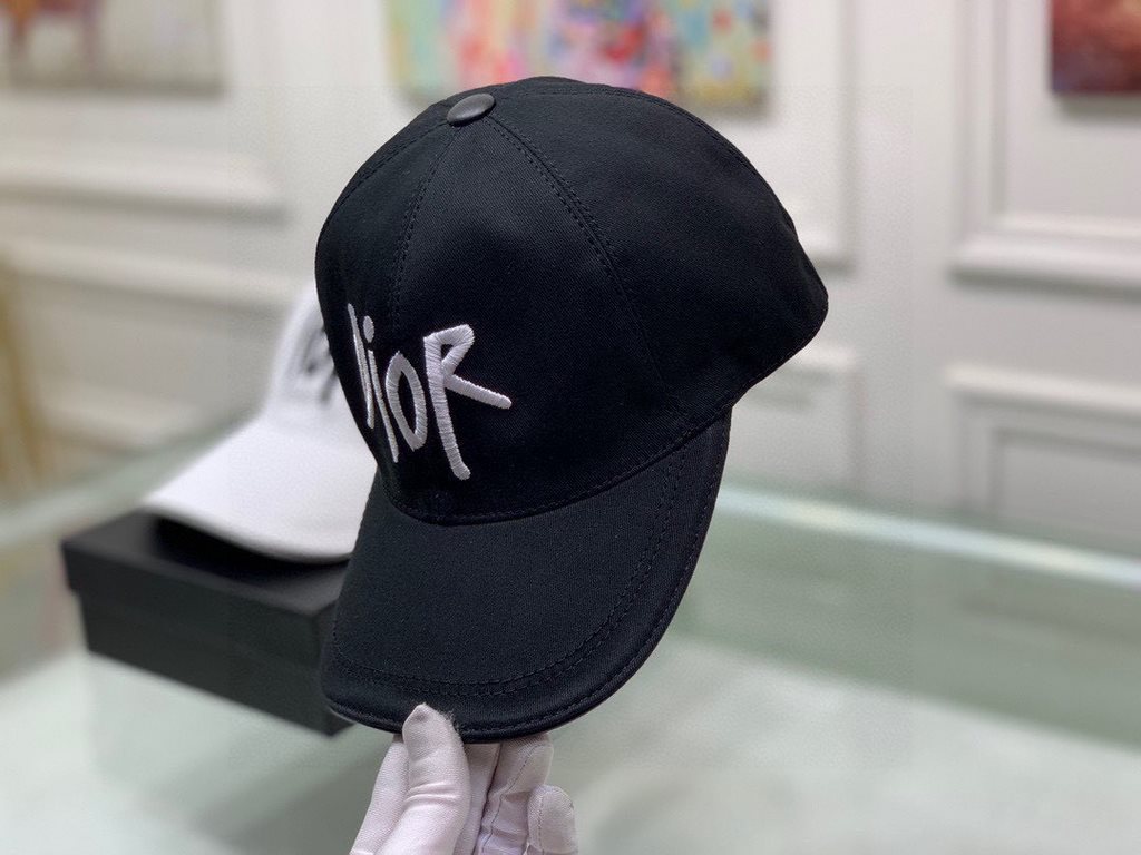 Dior baseball cap, Dior embroidery.With box cloth bag, Dior (Dior) new original single baseball cap, Dior embroidery, net red stars with the same models, 11 open mold customized, cotton fabric   head layer cowhide, cotto