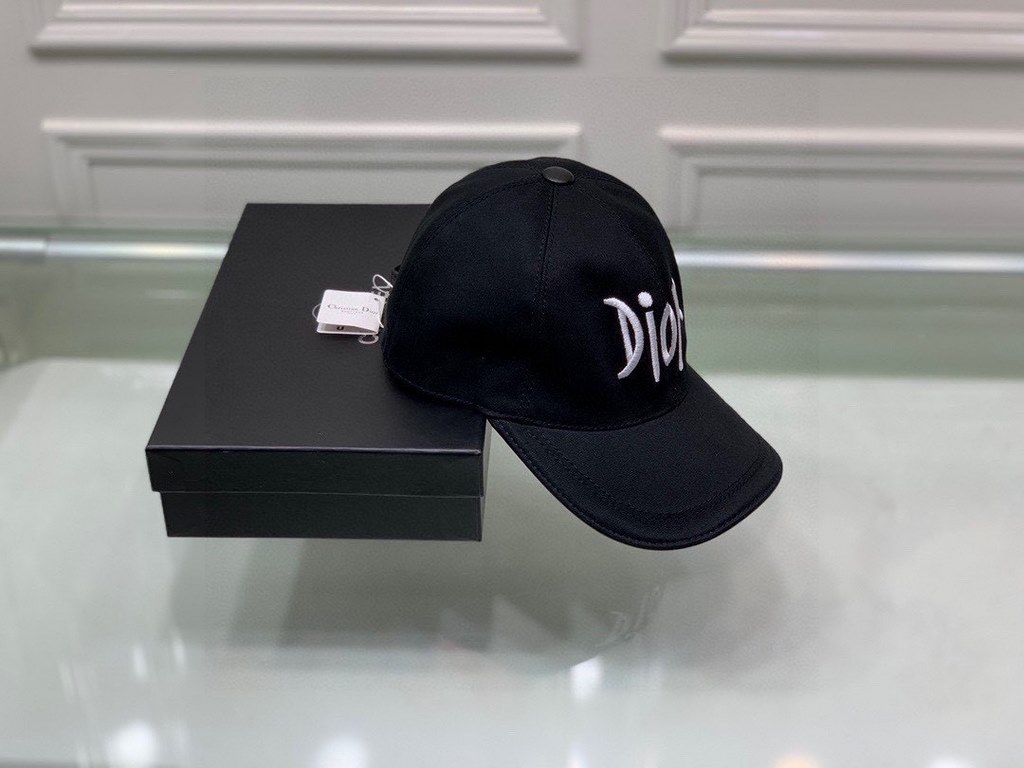 Dior baseball cap, Dior embroidery.With box cloth bag, Dior (Dior) new original single baseball cap, Dior embroidery, net red stars with the same models, 11 open mold customized, cotton fabric   head layer cowhide, cotto